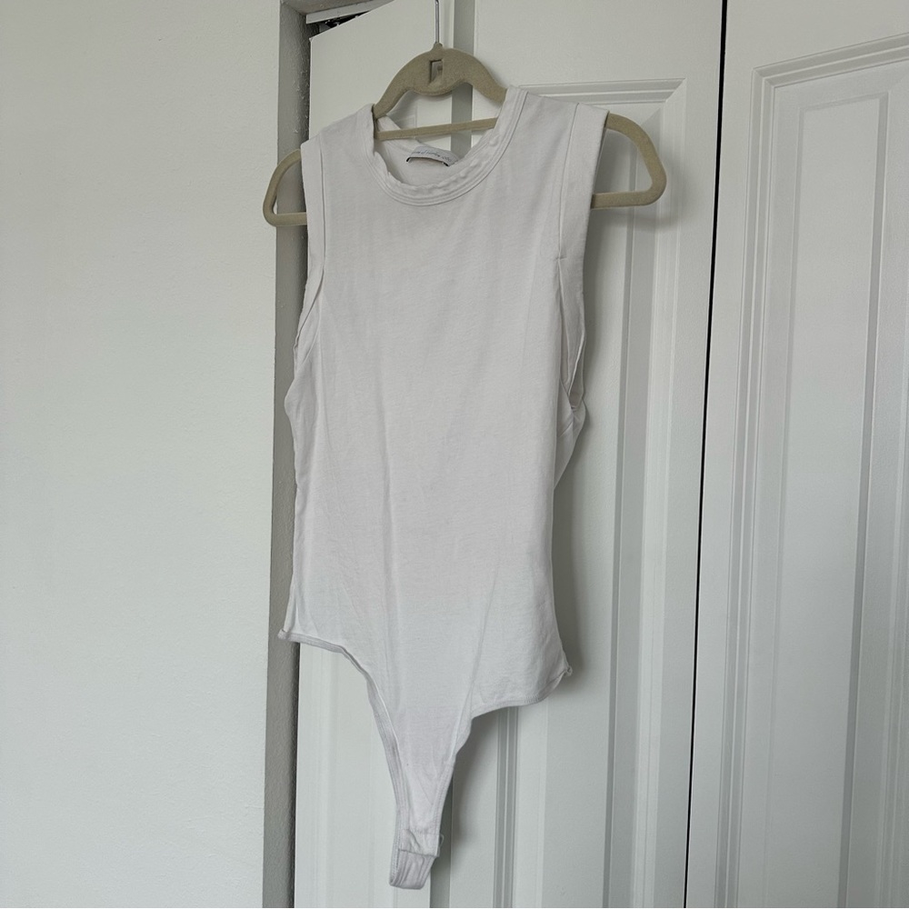 HOUSE OF HARLOW T SHIRT / TANK STYLE BODYSUIT SIZE SMALL